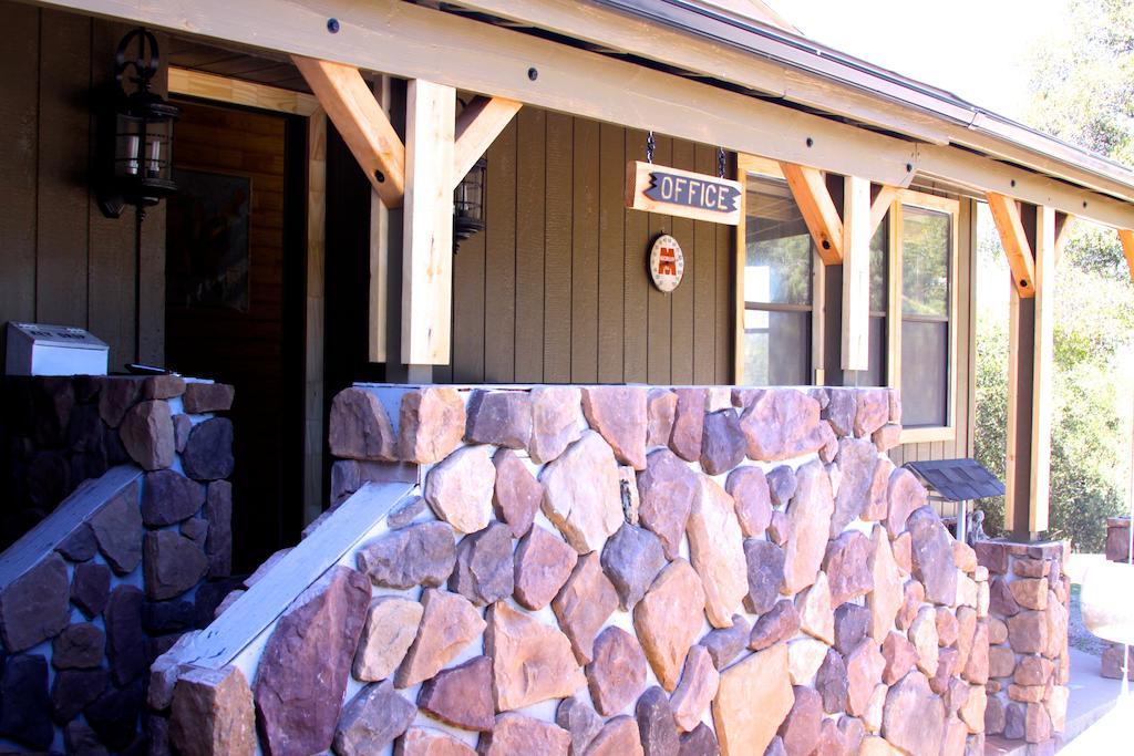 Yosemite Gold Country Lodge คอลเทอร์วิลล์ ภายนอก รูปภาพ