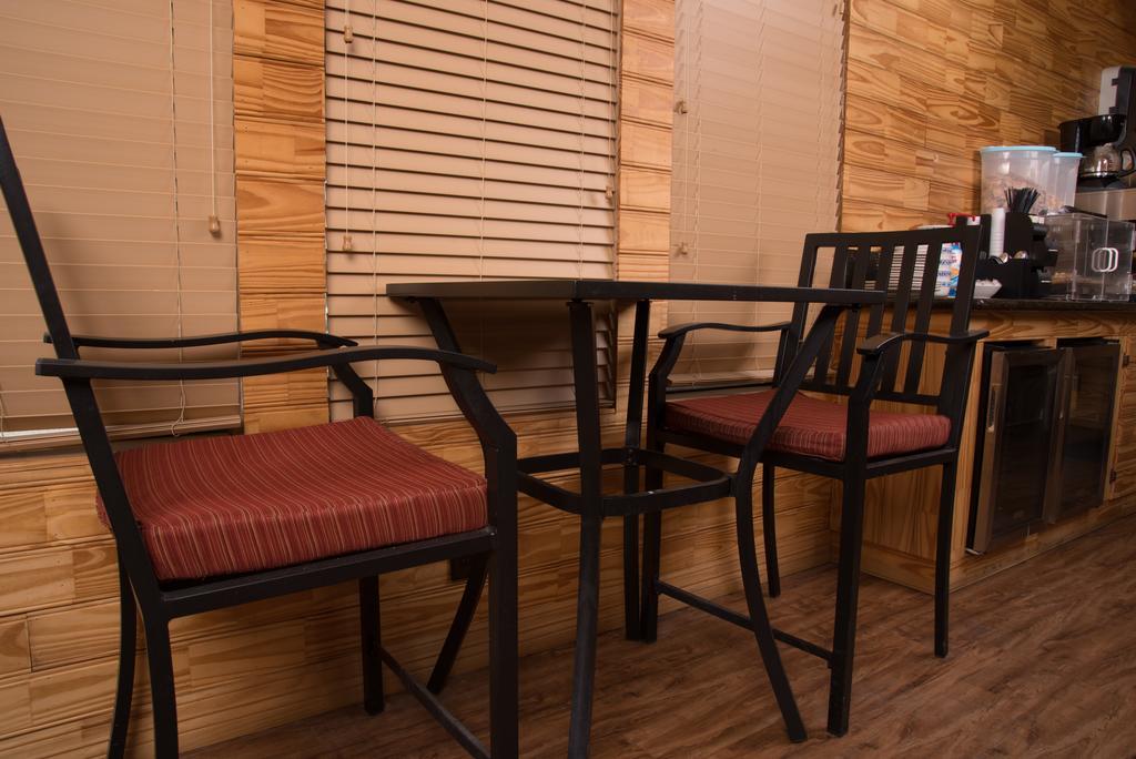 Yosemite Gold Country Lodge คอลเทอร์วิลล์ ภายนอก รูปภาพ