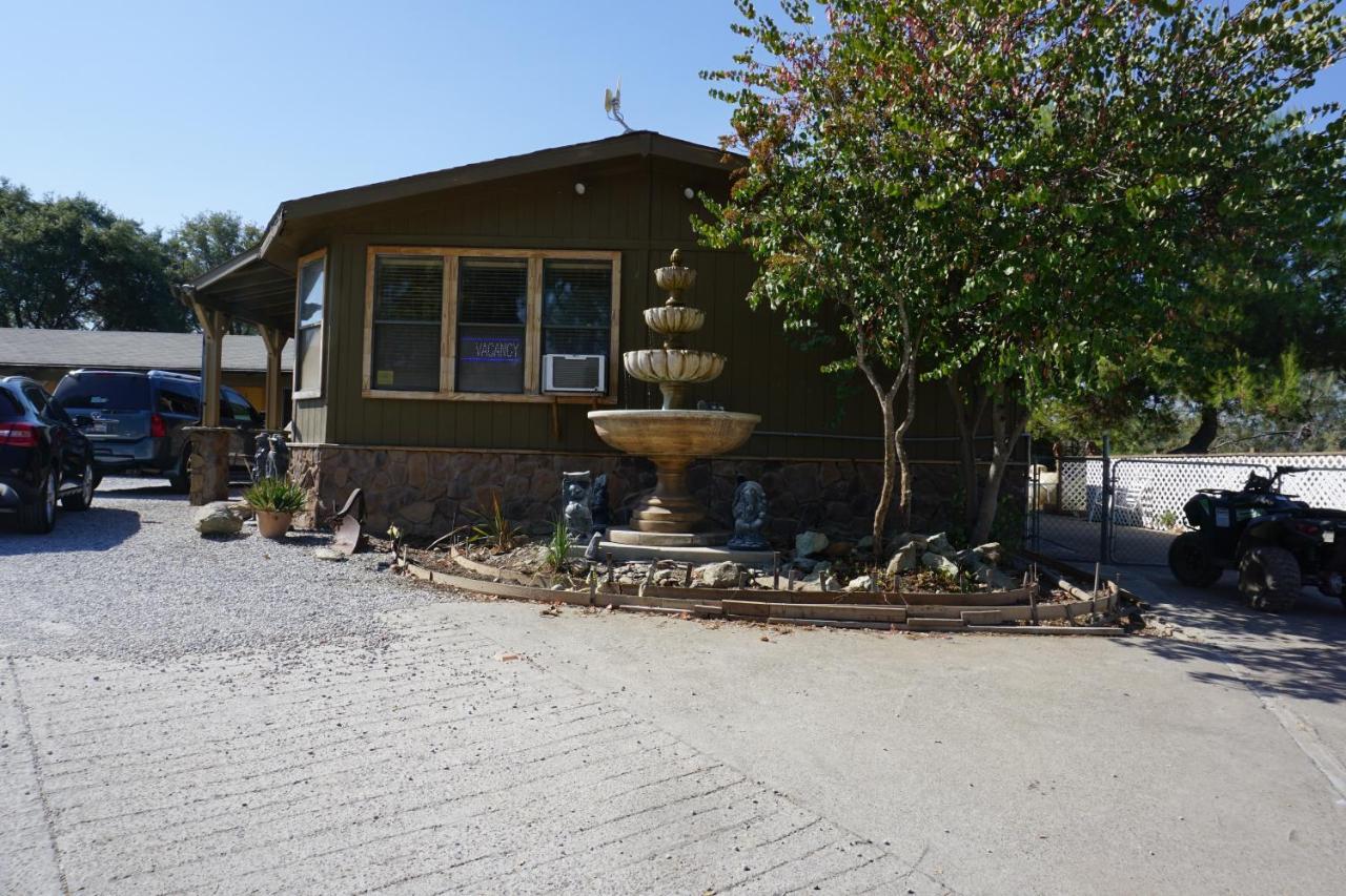 Yosemite Gold Country Lodge คอลเทอร์วิลล์ ภายนอก รูปภาพ
